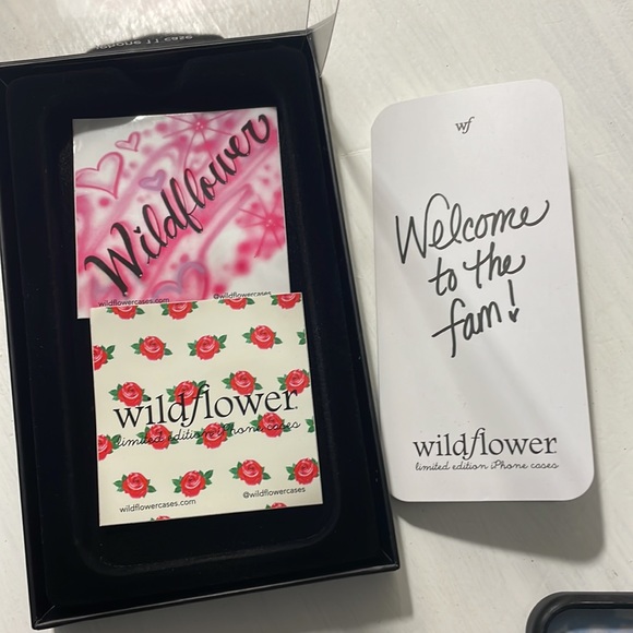Wildflower Iphone 11 case - Picture 3 of 3